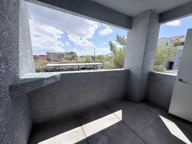Building Photo - 2 Bedroom 2 Bathroom Condo