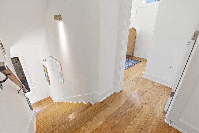 Building Photo - 402 El Paso St