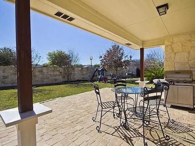Building Photo - 16900 Brayton Park Dr