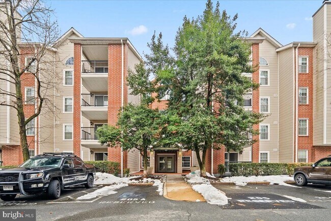 Building Photo - 3311 Wyndham Cir