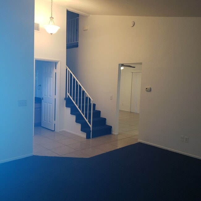 Building Photo - Move-in Ready New Paint & New Carpet 3 bed 2.5 bath La Sierra Home