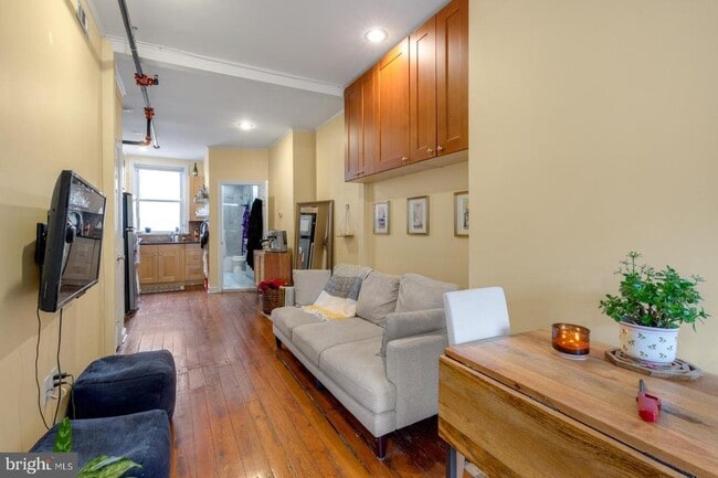Building Photo - 1341 Lombard St
