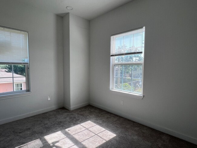 Building Photo - 9210 Martell St