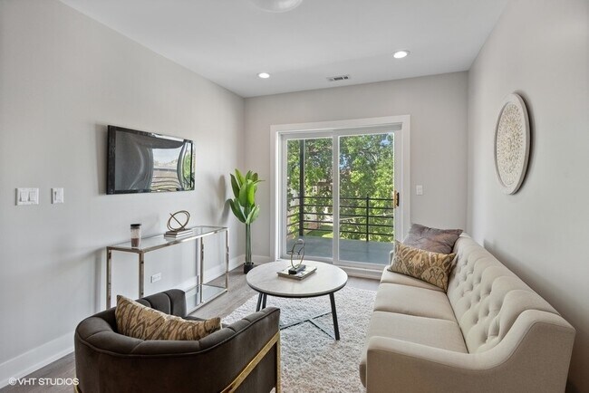 Building Photo - 4824 S Champlain Ave