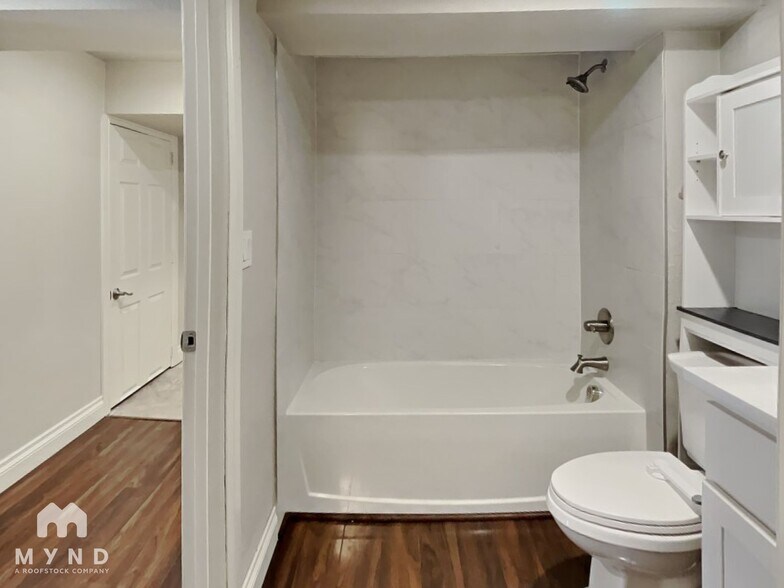 Building Photo - 2915 Sheridan Boulevard