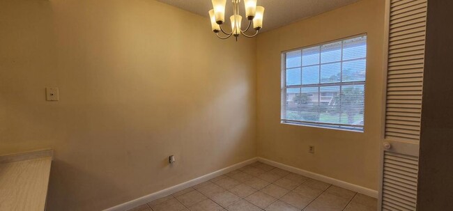 Building Photo - 234 Bristol Ct