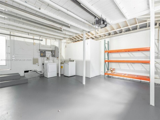 Building Photo - 650 NE 60th St