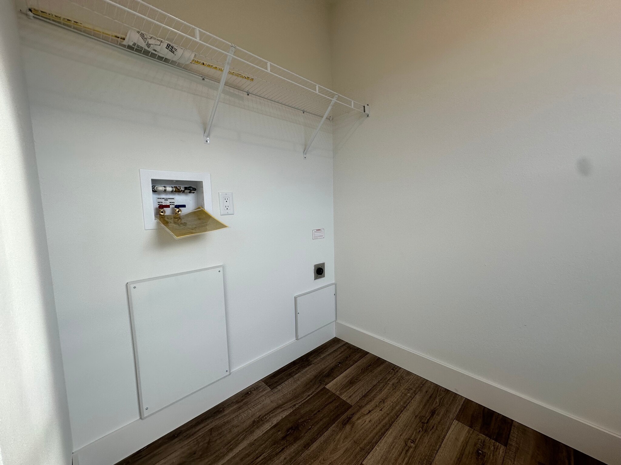 Building Photo - 29 Cavalier St N