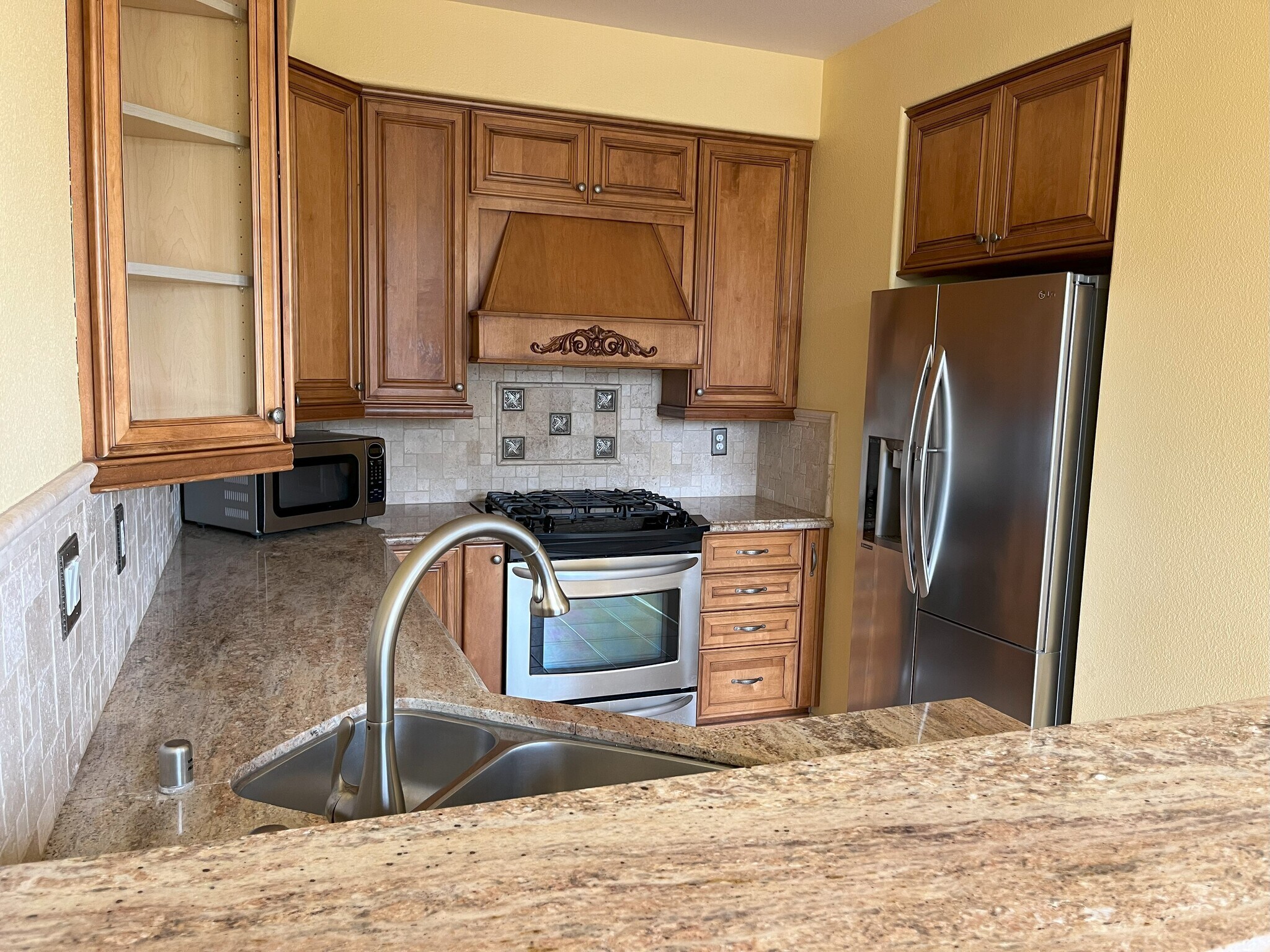 Building Photo - 3636 Ruette de Ville