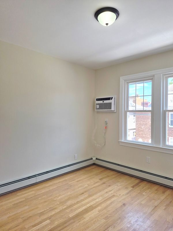 Building Photo - 359 N 12th St