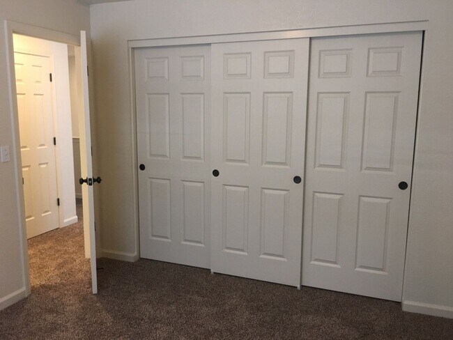 Building Photo - COMING SOON East Sparks House - 3 Bedroom ...