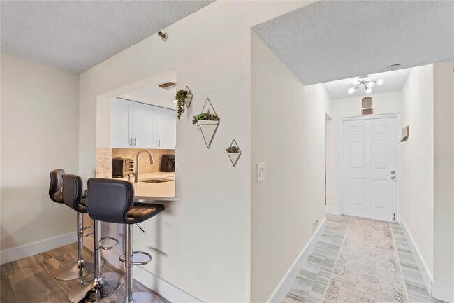 Building Photo - 1850 Homewood Blvd