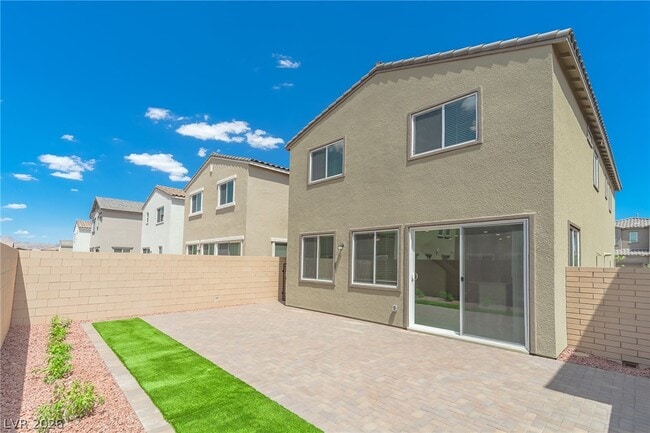 Building Photo - 873 Camargo St