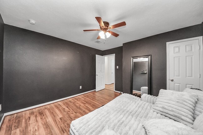 Building Photo - 1601 Bel Riposo Ln