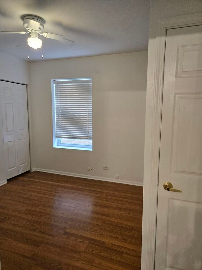 Building Photo - 6518 N Mozart St