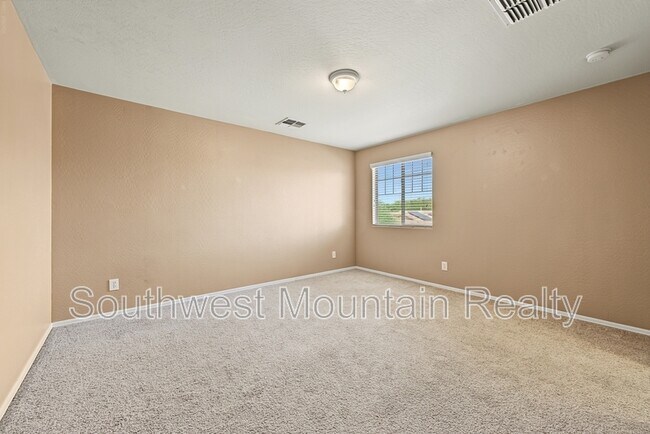 Building Photo - 2346 N Monticello Dr