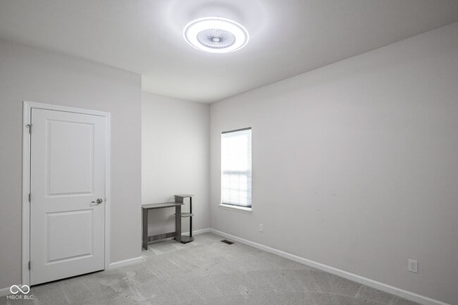 Building Photo - 453 Gathering Ln