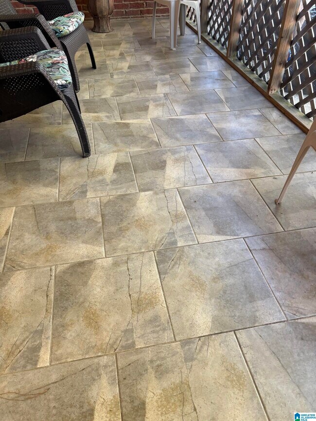 Building Photo - 805 Narrows Point Dr