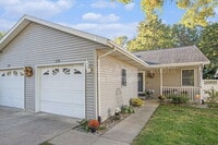 Building Photo - 239 Lovell St