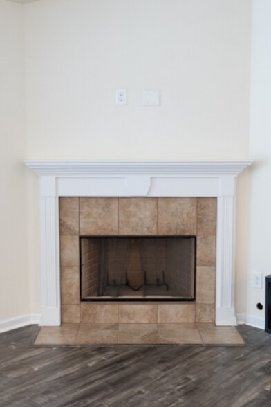 Building Photo - 2026 Jessica Dr