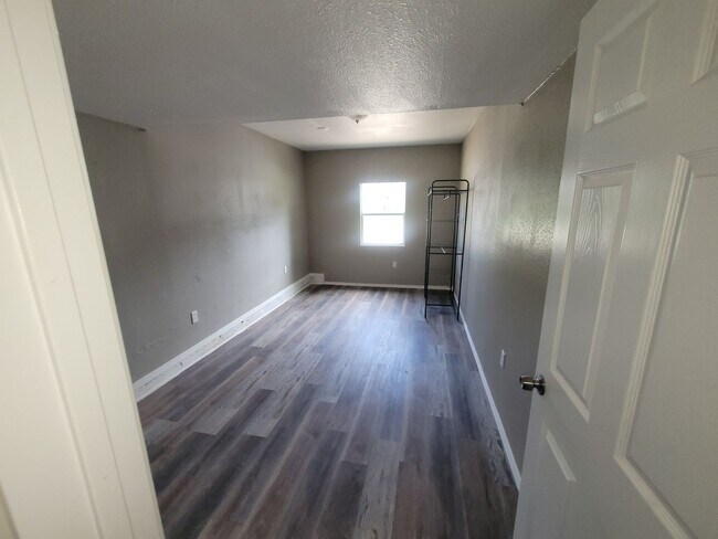 Building Photo - 4904 NW 29th St