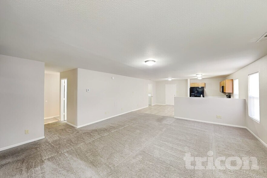 Building Photo - 8039 Retreat Ln
