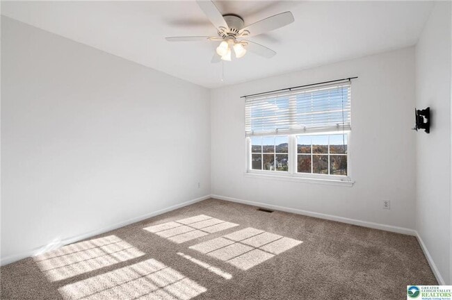 Building Photo - 5985 Saratoga Ln