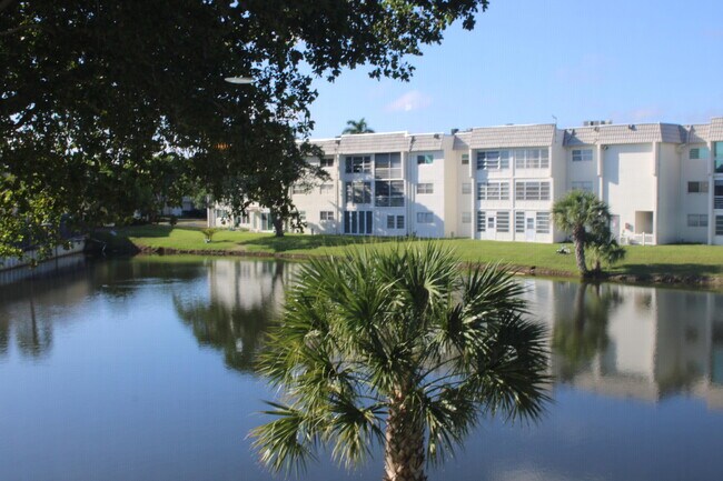 Building Photo - 8130 Sunrise Lakes Blvd