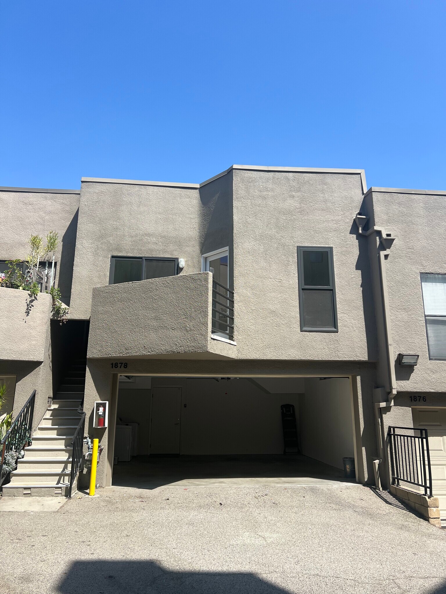 Building Photo - 1878 N Alvarado St