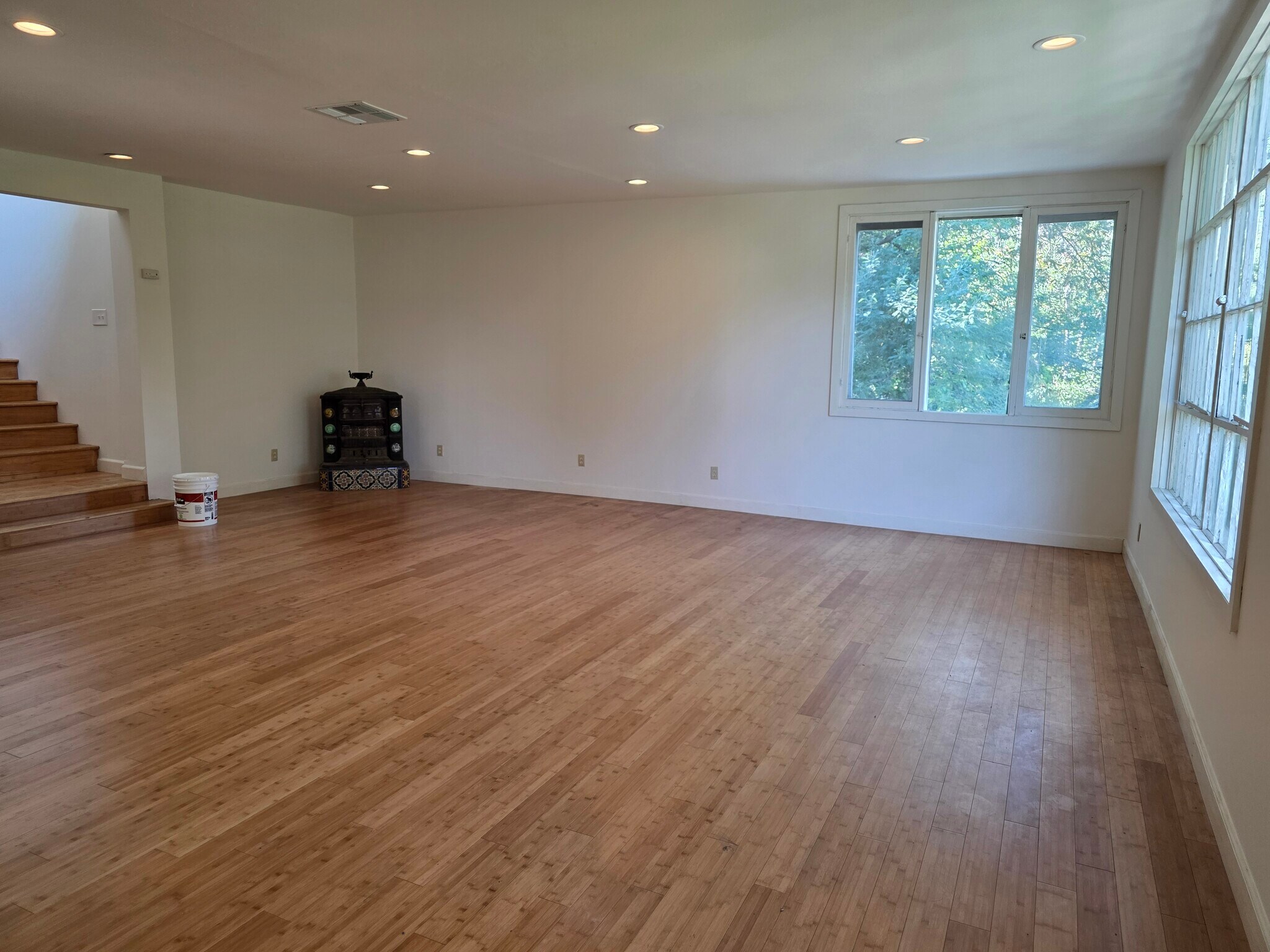 Building Photo - 16 Champion Pl