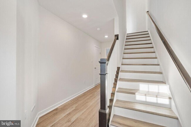 Building Photo - 7430 Fern Gully Way