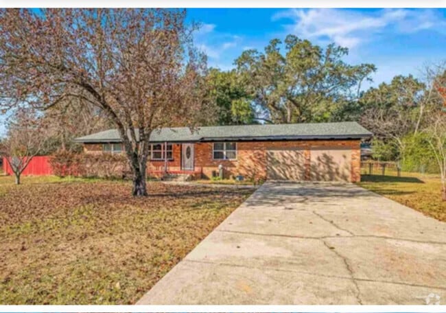 Building Photo - 8631 Messick St