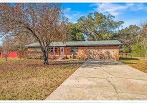 Building Photo - 8631 Messick St