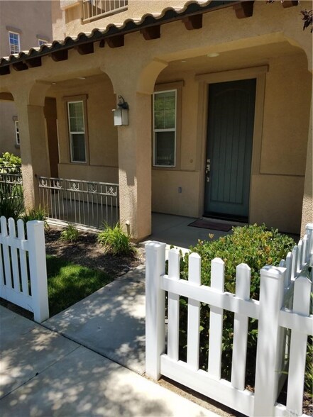 Building Photo - 11210 Sunkist Dr