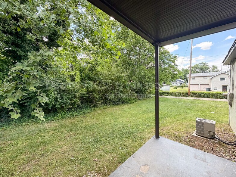 Building Photo - 1301 N Orchard Knob Ave