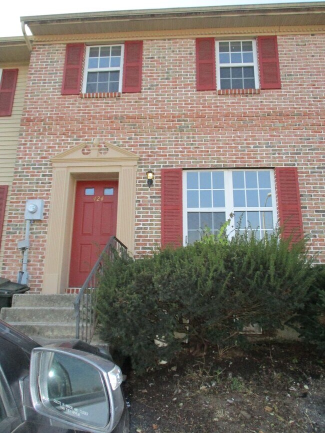 Building Photo - 3BR Townhome in Northampton School District
