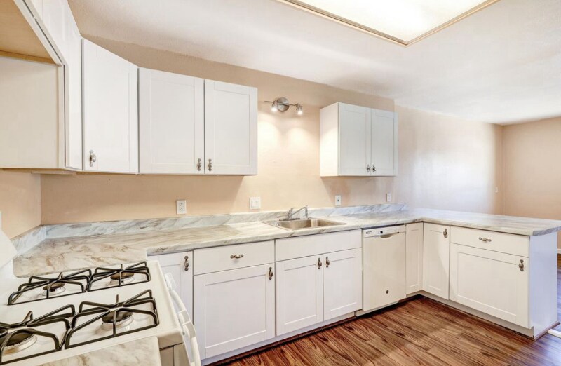 Building Photo - 2424 Vista Grande Dr NW