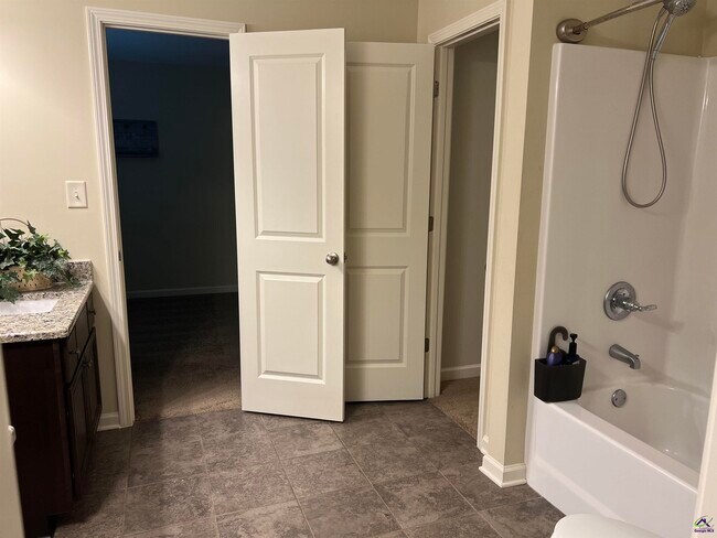 Building Photo - 204 Dog Fennel Ln