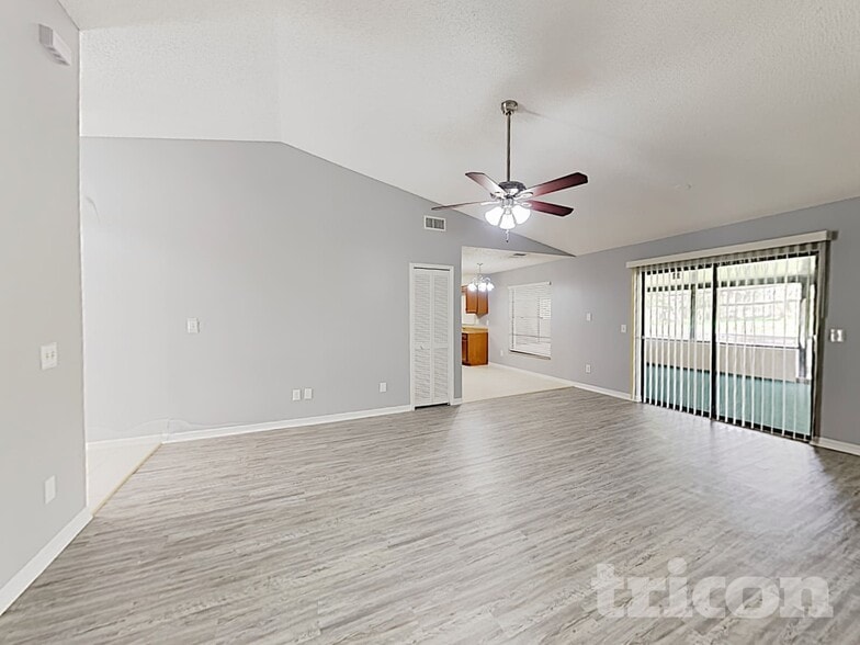 Building Photo - 6427 Undine Way