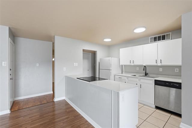 Building Photo - 738 Meadow Mead Dr