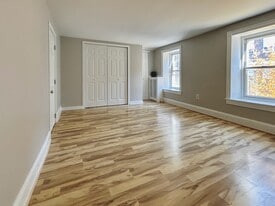Building Photo - 131 Pensdale St