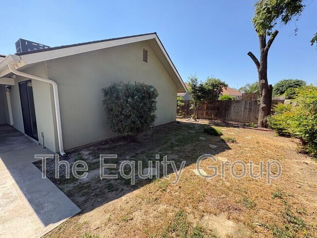 Building Photo - 3702 W Dorothea Ct