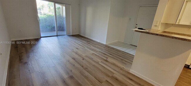 Building Photo - 160 SW 117th Terrace