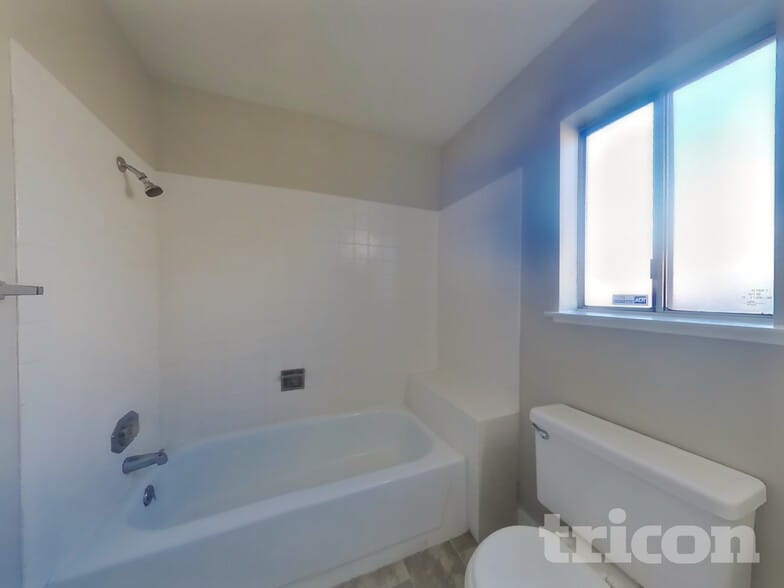 Building Photo - 607 Placer Ln