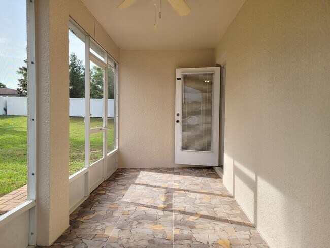 Building Photo - 3/2/2 Rental Home located centrally in Spring Hill FL 34609