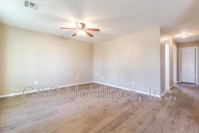 Building Photo - 914 Rockwood Ave