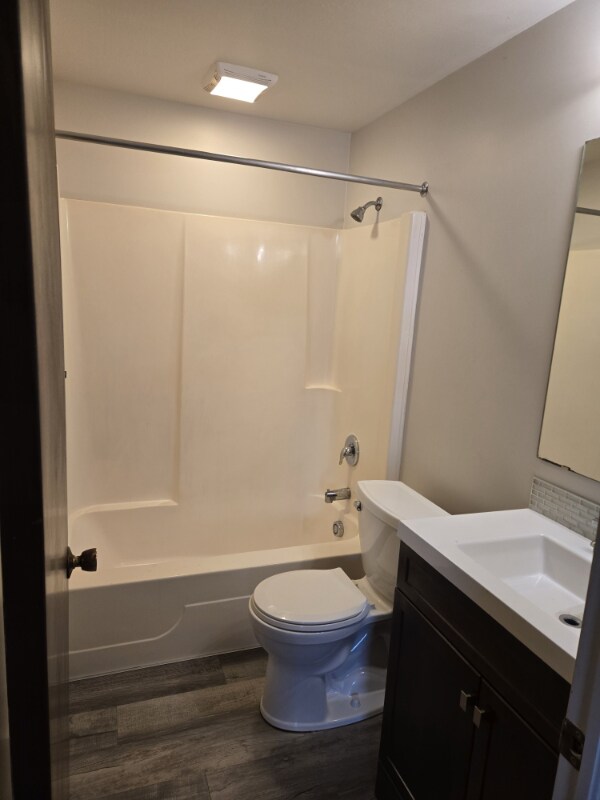 Building Photo - 1341 E Highland Ave