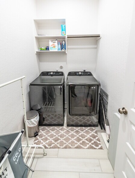 Building Photo - 14336 Apache Wls