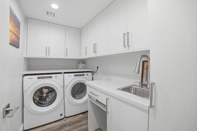 Building Photo - 111 N Pompano Beach Blvd