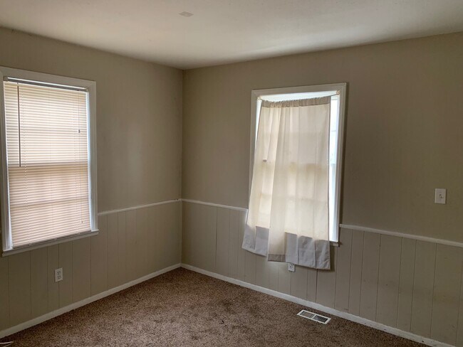 Building Photo - 15989 Dalby